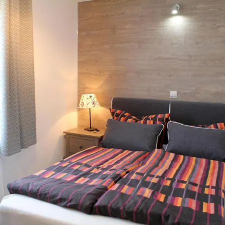 In Mit Schoenem Balkon Apartamento